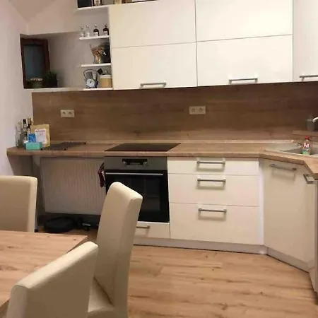 Ubytovani V Podzamci Apartment Usov