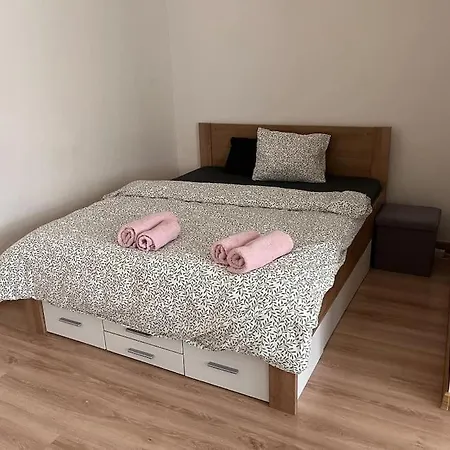 Apartment Ubytovani V Podzamci Usov