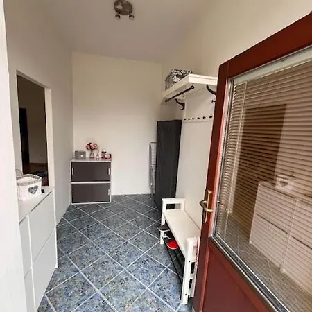 Ubytovani V Podzamci Apartment Usov