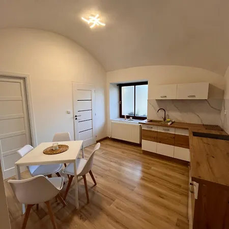 Apartment Ubytovani V Podzamci *