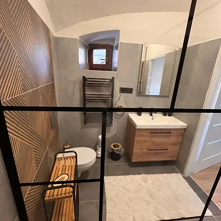 Apartment Ubytovani V Podzamci *
