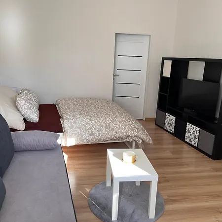 Apartment Ubytovani V Podzamci *